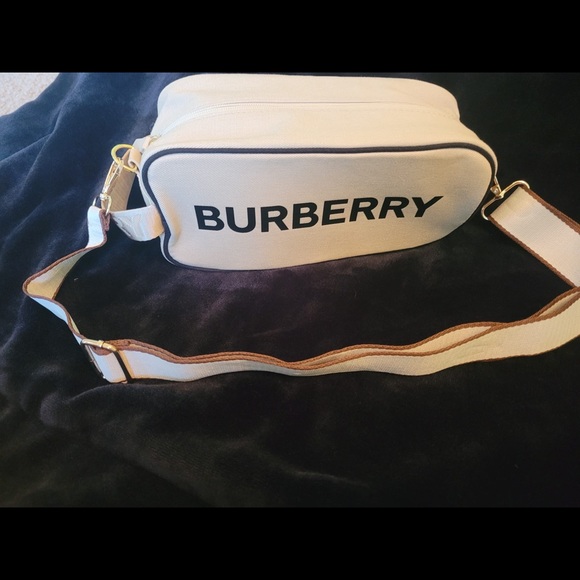 Burberry bag - Picture 1 of 6